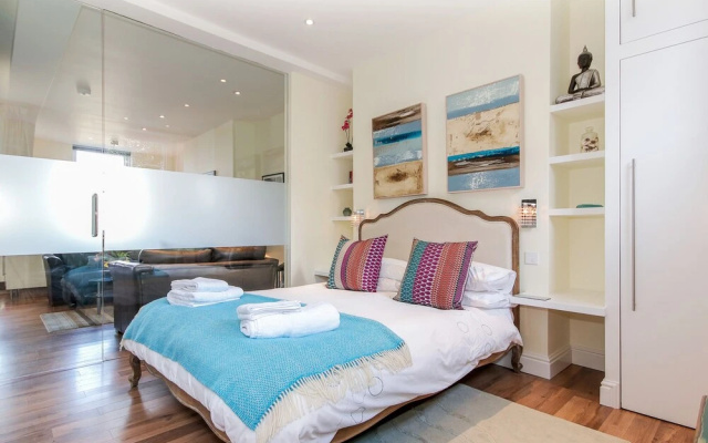 2 Albany House