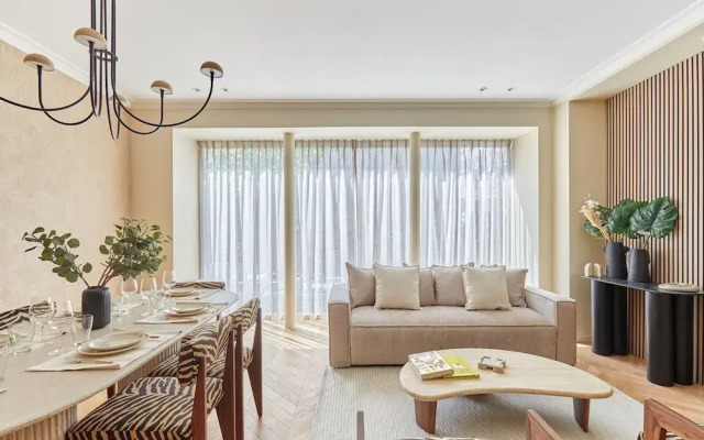 Incredible AC Apartment 3 Bedrooms Center of Paris
