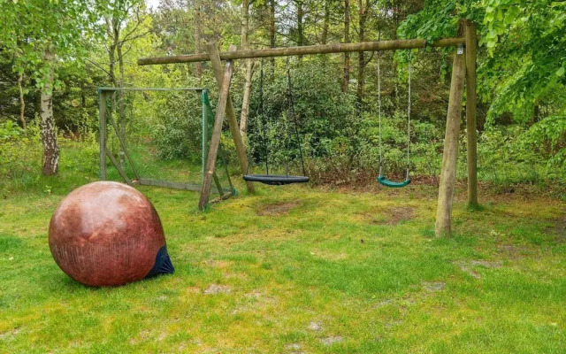 Spacious Holiday Home in Hemmet near Sea