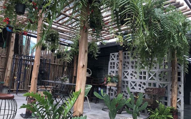 BaanNokhook Garden Hotel