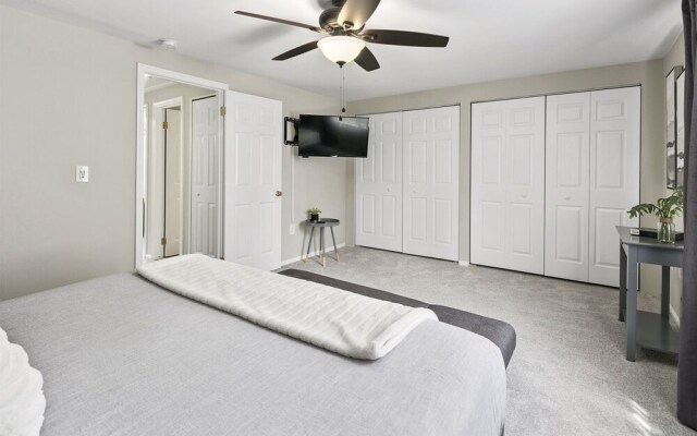 Top Rated Townhome Our Reviews Say It All. Large Discount During Pandemic. Self Checkin, Pet Friendly Super Host Support