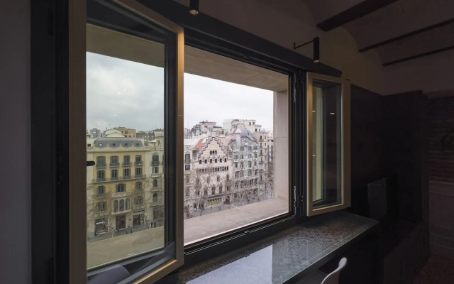 Passeig de Gracia by Enjoybcn