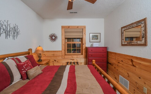 Old Bruin's Den 4 Bedroom House