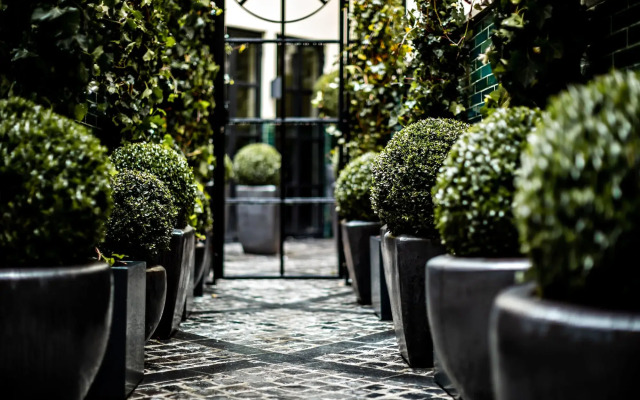 Monsieur George Hotel & Spa – Champs Elysées