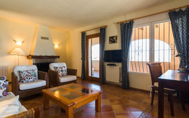 Villa With Sea Breeze Charm