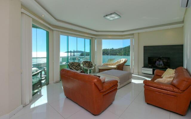 Aluguel Cobertura 4 suítes Vista Mar Jacuzzi Bombas SC