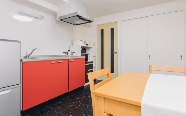 AFP Shimanouchi J Apartment