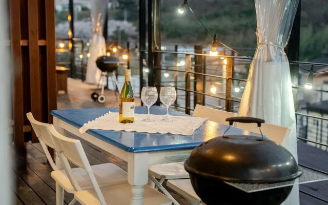 Yeonorang Park Pool Villa in Pohang