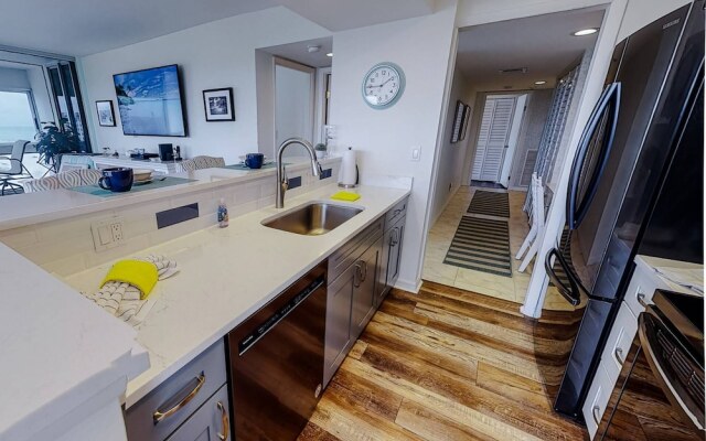 Palm Bay Club 7th-floor Oceanfront Condo on Private Beach