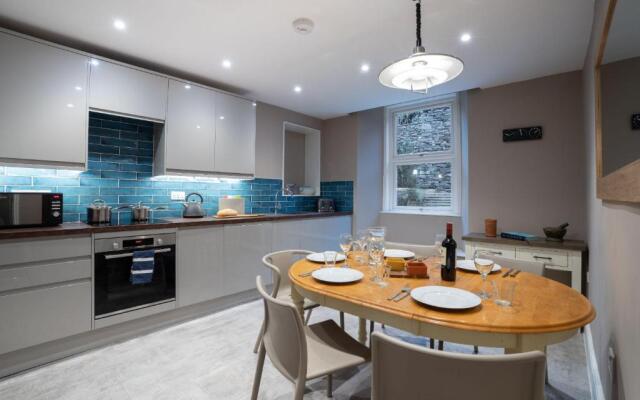 Spacious - 3 Storey Apartment - Central Ambleside - Outstanding Views
