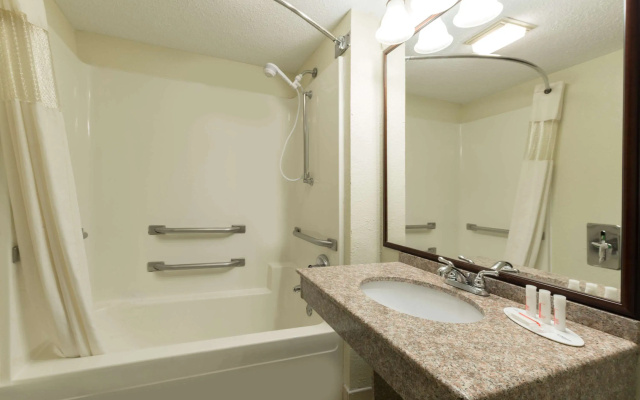 Baymont by Wyndham Louisville South I 65