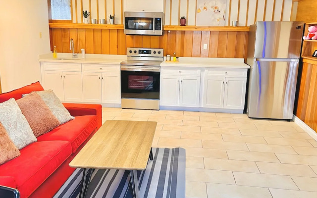 ART House Burnaby Two Bedrooms Suite