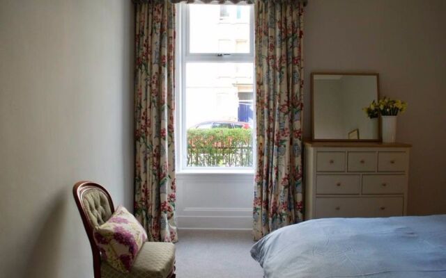 3 Bedroom Stockbridge Apartment