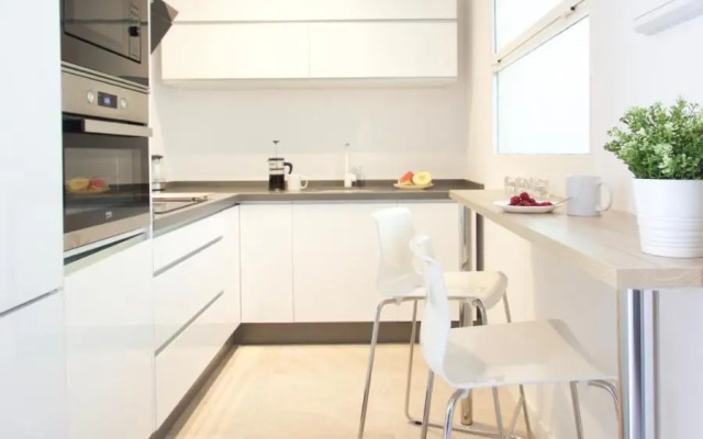 Hip & Cozy 2 room apt
