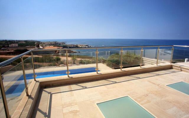 Seafront 5 Bedroom Villa Paradise in Sea Caves