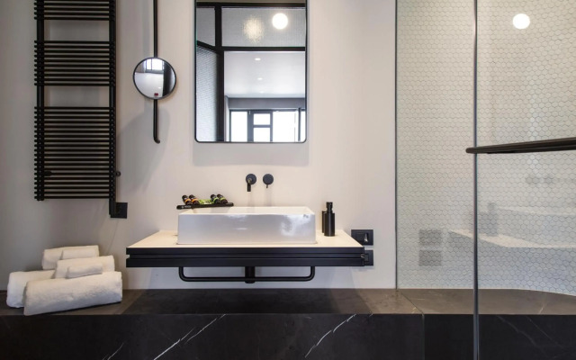 Perianth Hotel
