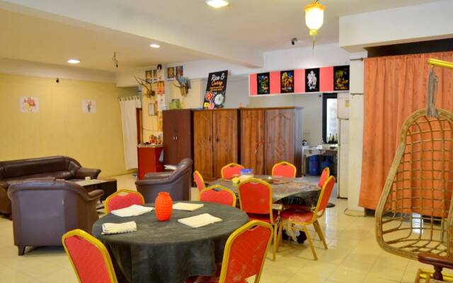 Mount Lanka Hotel & Suites