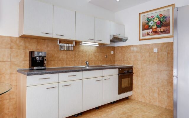 Modern Holiday Home in Podstrana Near the Beach