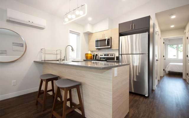 Gorgeous 2-bedrooms Duplex Upper Unit