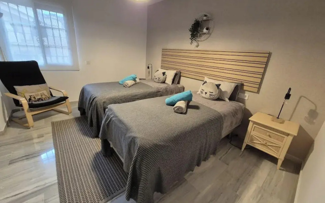 Luxurious Three Bedroom Duplex Apt Close to Beach