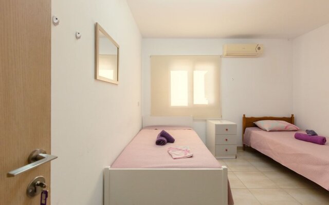 Acticon Rooms Larnaca