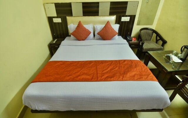 OYO 8073 Grand Residency
