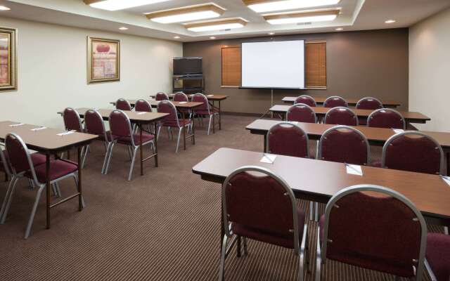 AmericInn by Wyndham Thief River Falls