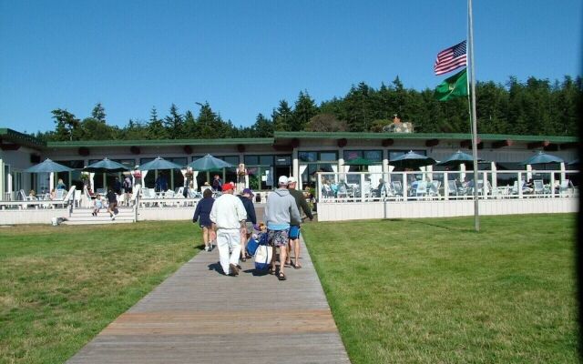 Lopez Islander Resort