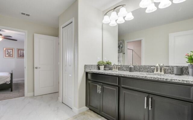 9153 Davenport - 8 Br Home