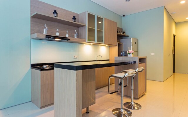 RedDoorz near Lippo Village