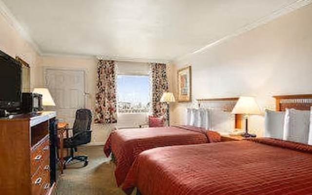 Baymont by Wyndham Beaumont