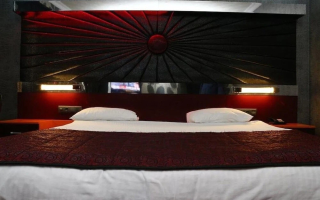 Murat Otel