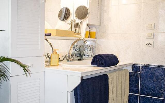 Le Colombier De Cyrano Et Roxane