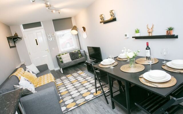 Malone Place Apartment