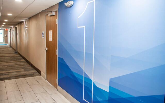 Holiday Inn Express Allentown North by IHG