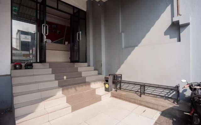 Formerly Reddoorz Near Binus Anggrek 2