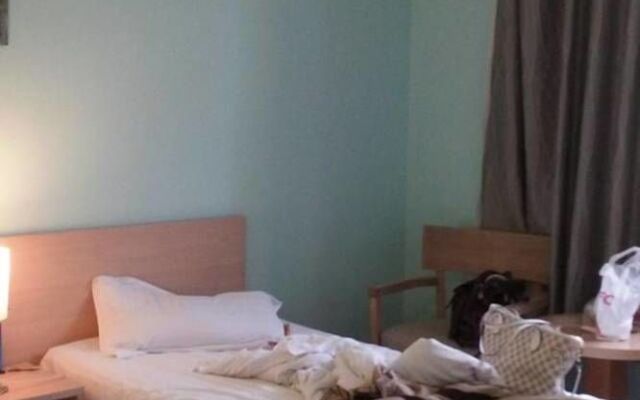 Guantong Modern Hotel