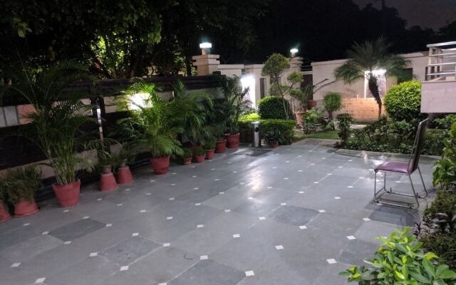 Royal Residence Huda City Centre