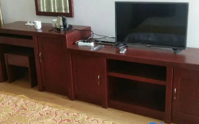 Yulong Hongyuezhuang Inn