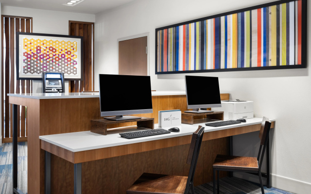 Holiday Inn Express & Suites Madison West - Middleton by IHG