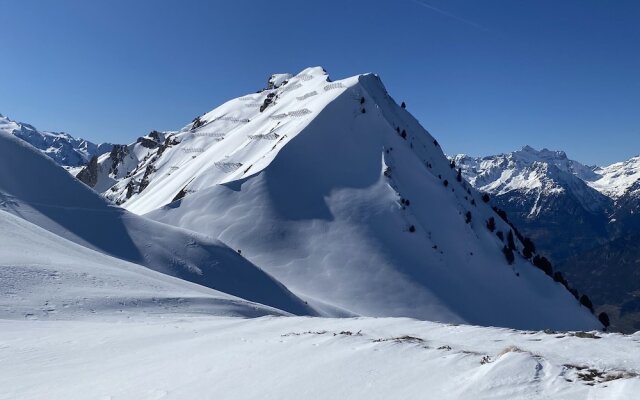 Cozy Apartment with Balcony in La Tzoumaz