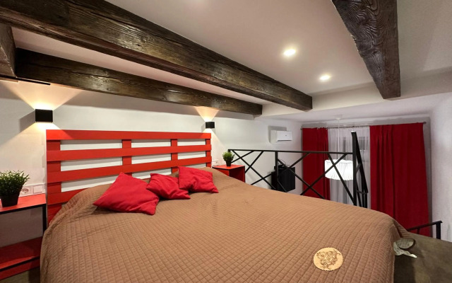 Metropolis apartment on Pekarska 2