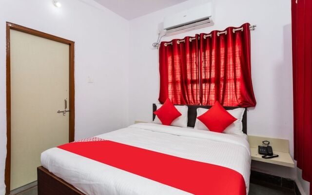 OYO 29881 Hotel Gajanan