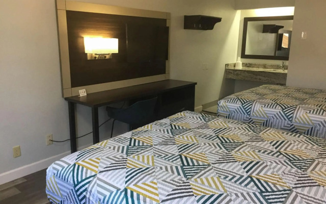 Motel 6 Burnsville, MN