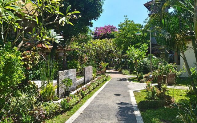Lovina Beach Hotel