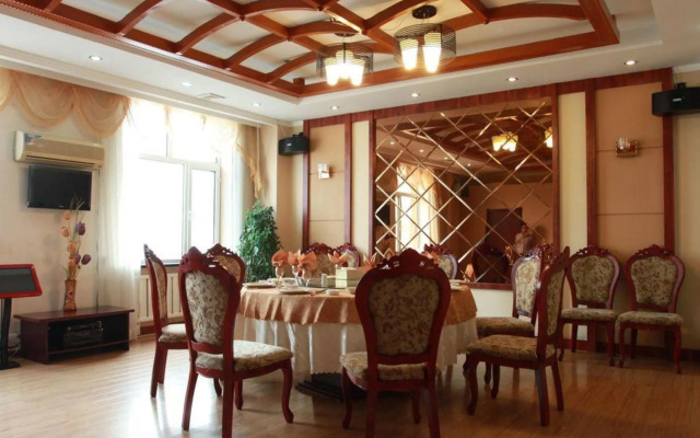 Jinqiao Hotel