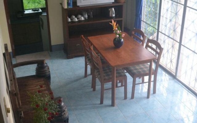Oyo 851 On Hill Residence Patong