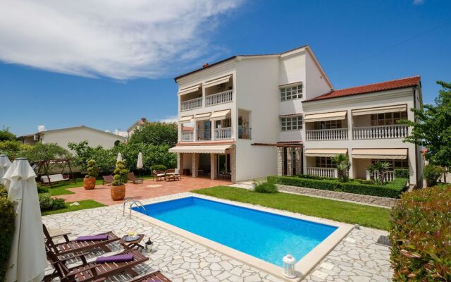 Apartments Sinisa