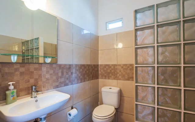 Kavos Bay Seafront Hotel