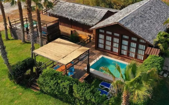 Turquoise Beach Resort